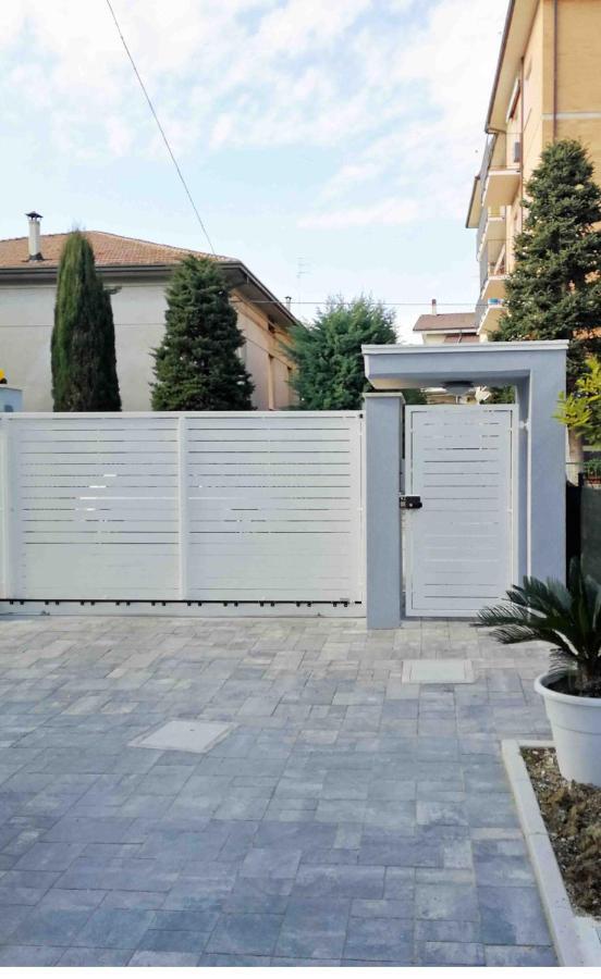 Alcivico3 Panzió Civitanova Marche Kültér fotó